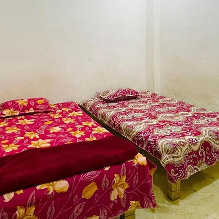 Om Sai Guest House Varanasi Exteriör bild
