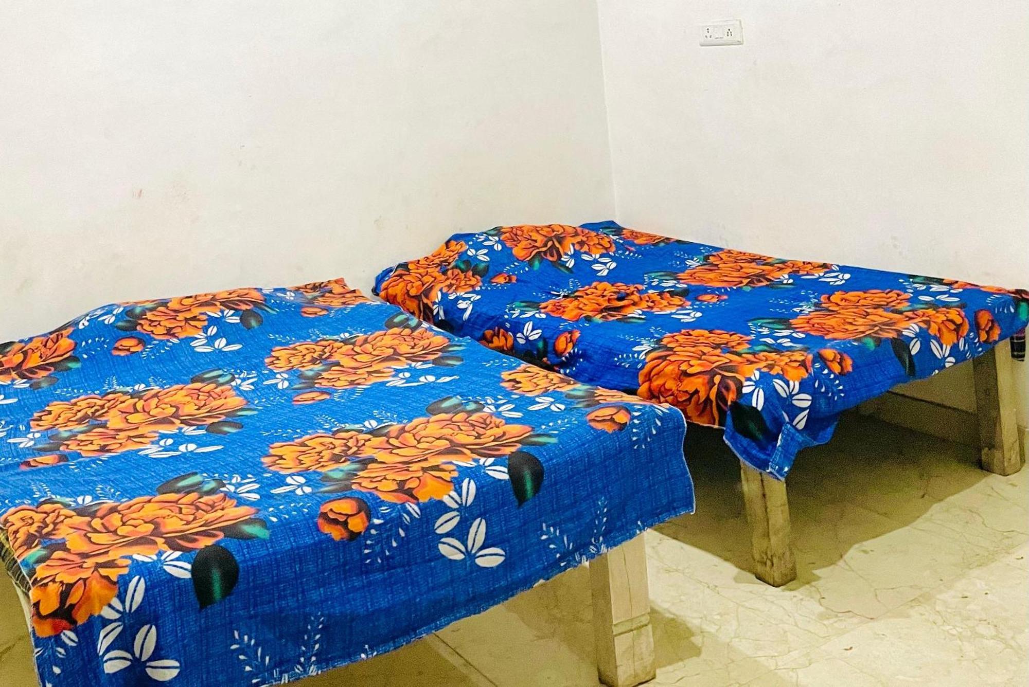 Om Sai Guest House Varanasi Exteriör bild
